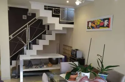 Sobrado à venda, 150 m², 3 quartos, 3 banheiros, 3 suítes