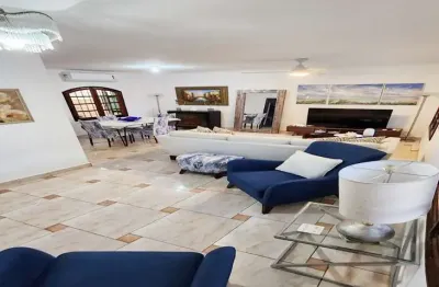 Casa à venda, 186 m², 3 quartos, 2 banheiros, 1 suíte