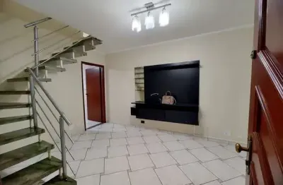 Sobrado à venda, 137 m², 3 quartos, 2 banheiros, 1 suíte