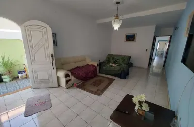 Sobrado à venda, 209 m², 3 quartos, 3 banheiros, 3 suítes