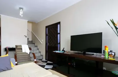 Sobrado à venda, 120 m², 3 quartos, 4 banheiros, 3 suítes