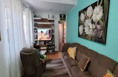 Sobrado à venda, 140 m², 3 quartos, 2 banheiros, 1 suíte