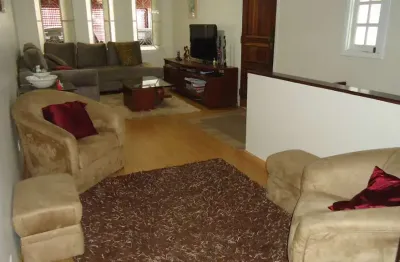 Casa à venda, 160 m², 3 quartos, 3 banheiros, 1 suíte