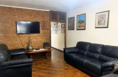Sobrado à venda, 150 m², 3 quartos, 3 banheiros, 1 suíte