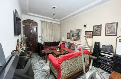 Sobrado à venda, 158 m², 4 quartos, 4 banheiros, 1 suíte