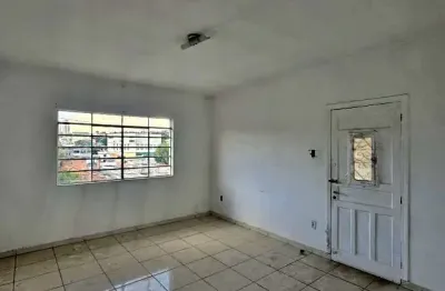 Sobrado à venda, 294 m², 5 quartos, 4 banheiros, 1 suíte