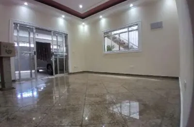 Sobrado à venda, 186 m², 4 quartos, 2 banheiros, 1 suíte