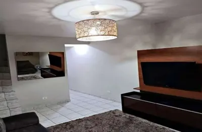 Sobrado à venda, 155 m², 5 quartos, 2 banheiros, 2 suítes