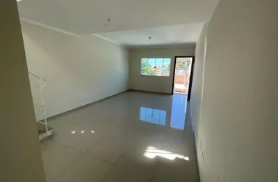 Sobrado à venda, 180 m², 3 quartos, 3 banheiros, 1 suíte