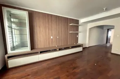 Sobrado à venda, 170 m², 3 quartos, 2 banheiros, 1 suíte
