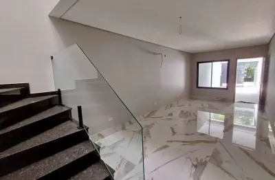 Sobrado à venda, 140 m², 3 quartos, 4 banheiros, 3 suítes