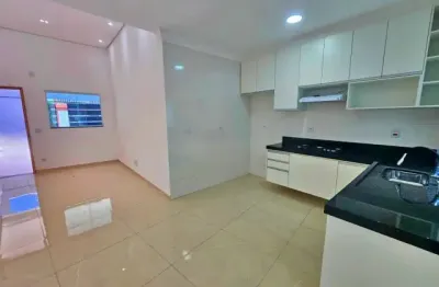 Bela casa nova à venda no bairro da chácara inglesa na rua tatsuo okachi,