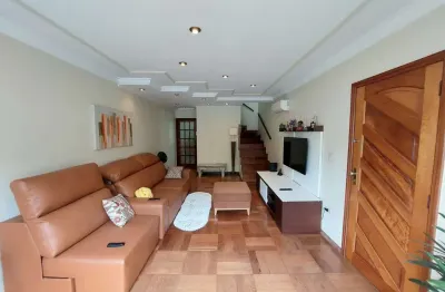 Sobrado à venda, 240 m², 4 quartos, 4 banheiros, 1 suíte
