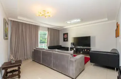Sobrado à venda, 153 m², 3 quartos, 5 banheiros, 3 suítes