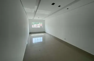 Sobrado à venda, 170 m², 3 quartos, 3 banheiros, 1 suíte