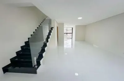 Sobrado à venda, 205 m², 3 quartos, 5 banheiros, 3 suítes