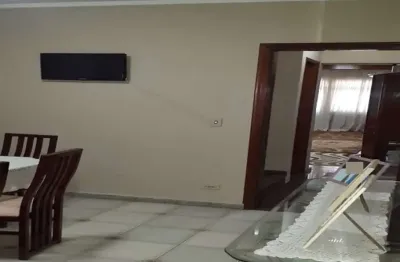 Sobrado à venda no jardim pinheiros na rua alessandro araldi