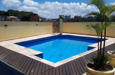 Sobrado à venda, 540 m², 4 quartos, 5 banheiros, 4 suítes