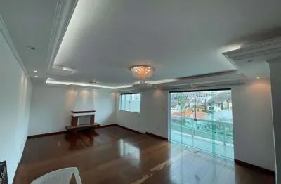 Sobrado à venda, 560 m², 4 quartos, 4 banheiros, 2 suítes