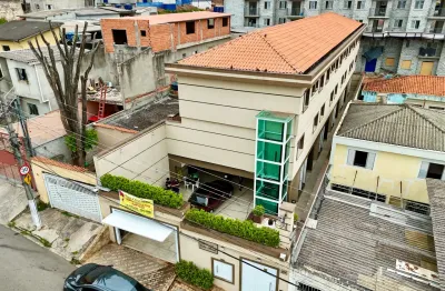 Lindo sobrado novo à venda no bairro do jaraguá na rua lezira 62, no condomínio residencial vila real