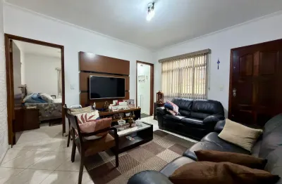 Casa assobradada à venda no bairro da vila dos remédios na rua antonio ayrosa