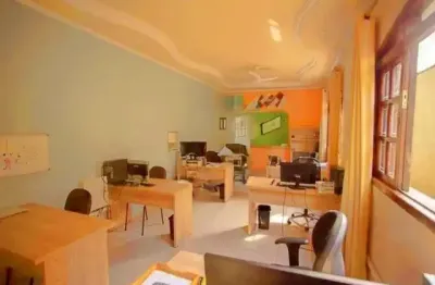 Sobrado à venda no Bairro do Parque São Domingos na Rua Abrahan Lincoln, com 3 dormitórios