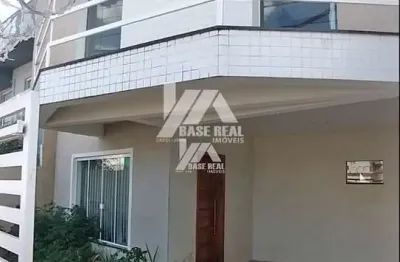 Casa com 3 quartos à venda na Rua Assis Brasil, Orfãs, Ponta Grossa