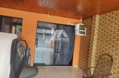 Casa com 2 quartos à venda na Rua Ewaldo Macedo Kossatz Neto, Boa Vista, Ponta Grossa