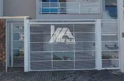 Casa com 3 quartos para alugar na Rua João Padleski, Alto da XV, Guarapuava