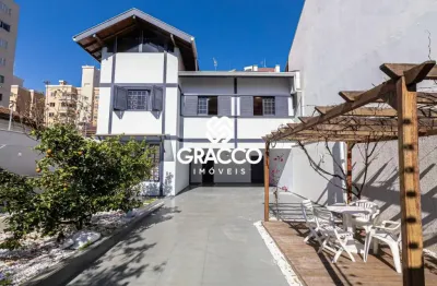 Casa triplex com 3 suítes, 400m² e 5 vagas à venda vila izabel curitiba