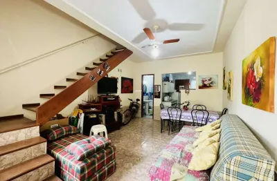 Casa em condomínio fechado com 2 quartos à venda na rua josias cerutti, 70, praia do morro, guarapari por r$ 300.000