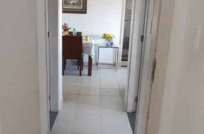 Vendo apartamento em condomínio clube em lauro de freitas