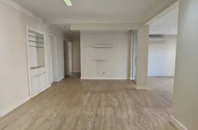 Apartamento na vila regente feijo, 98mtrs, 2 suítes e 2 vagas de garagem.