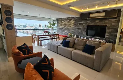 Apartamento maravilhoso no tatuapé com 100mtrs2.  e  2 suítes, 2 vagas e deposito.