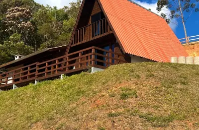 Chalé perfeito para você se desconectar do mundo atual, e apreciar a vista e conectar com a natureza da beleza do bairro moura em canelinha-sc