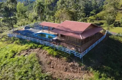 Sítio com linda vista no topo da montanha em são joão batista