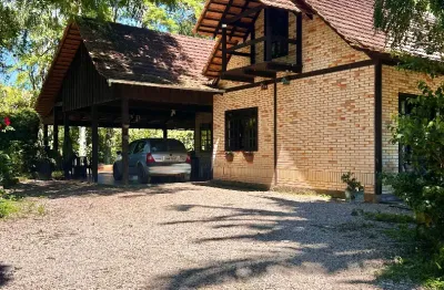 Chácara de tijolinhos avista com piscina no município de são joão batista