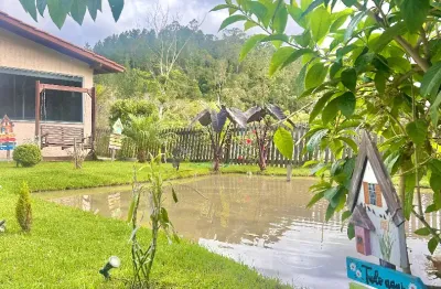 Linda chácara com cachoeira em canelinha a 15km do centro da cidade