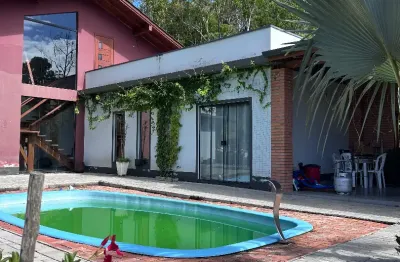 Lindo sítio de alto padrão a 4km do centro de Canelinha bairro moura