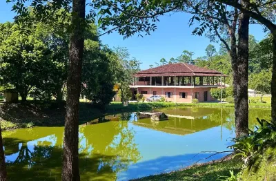 Sítio com cachoeira e grande potencial de confraternizações e eventos