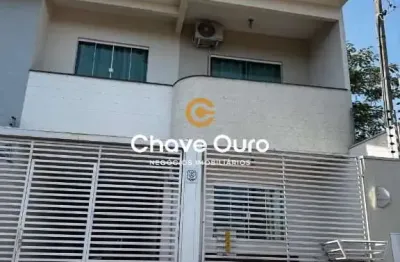 Casa com 3 quartos à venda no parque são paulo, cascavel  por r$ 780.000