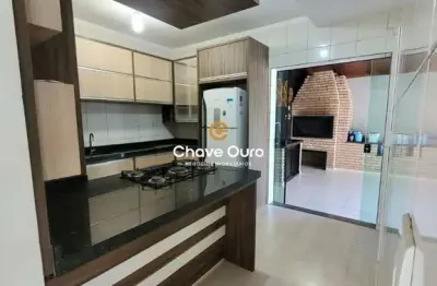 Casa com 2 quartos à venda no Santa Felicidade, Cascavel  por R$ 650.000