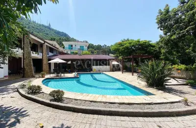 Casa com 6 quartos à venda na rua doutor percy joão de borba, 454, trindade, florianópolis por r$ 2.499.000