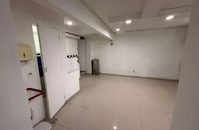 Sala comercial para alugar na Avenida Nossa Senhora da Glória, Praia Campista, Macaé