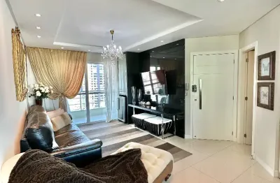 Apartmento em balneário camboriú para locação sendo 2 suítes e 2 dormitórios com 3 vagas de garagem