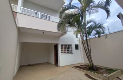Região leste - linda casa residencial para venda, 122m2 útil, 3 quartos, 2 vagas de garagem