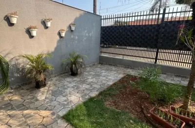 Linda casa reformada e sustentável no jardim santa mônica, londrina!