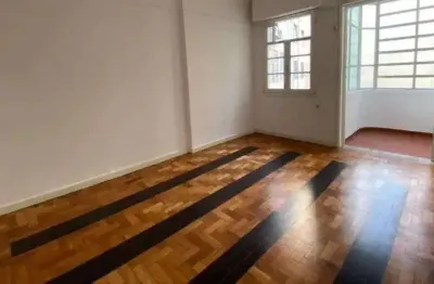 Apartamento 1 quarto com suíte e varanda no centro do rio