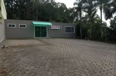 Alugo galpão com 220m² e estacionamento no belchior central em gaspar