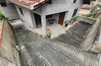 Casa ampla com 2 moradias independentes e 3 vagas - bairro fortaleza